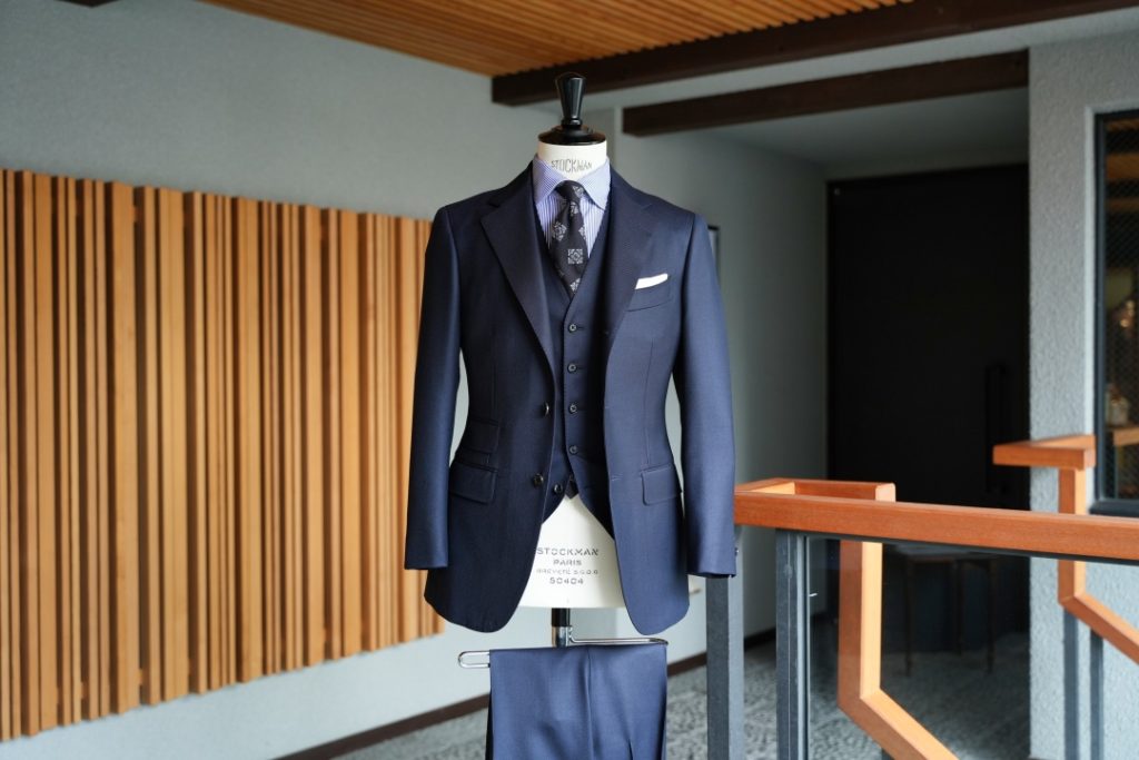 656 新品◆オンワード スリーピース フランネルスーツ日本製ビジネス本切羽A6ナナのスーツ